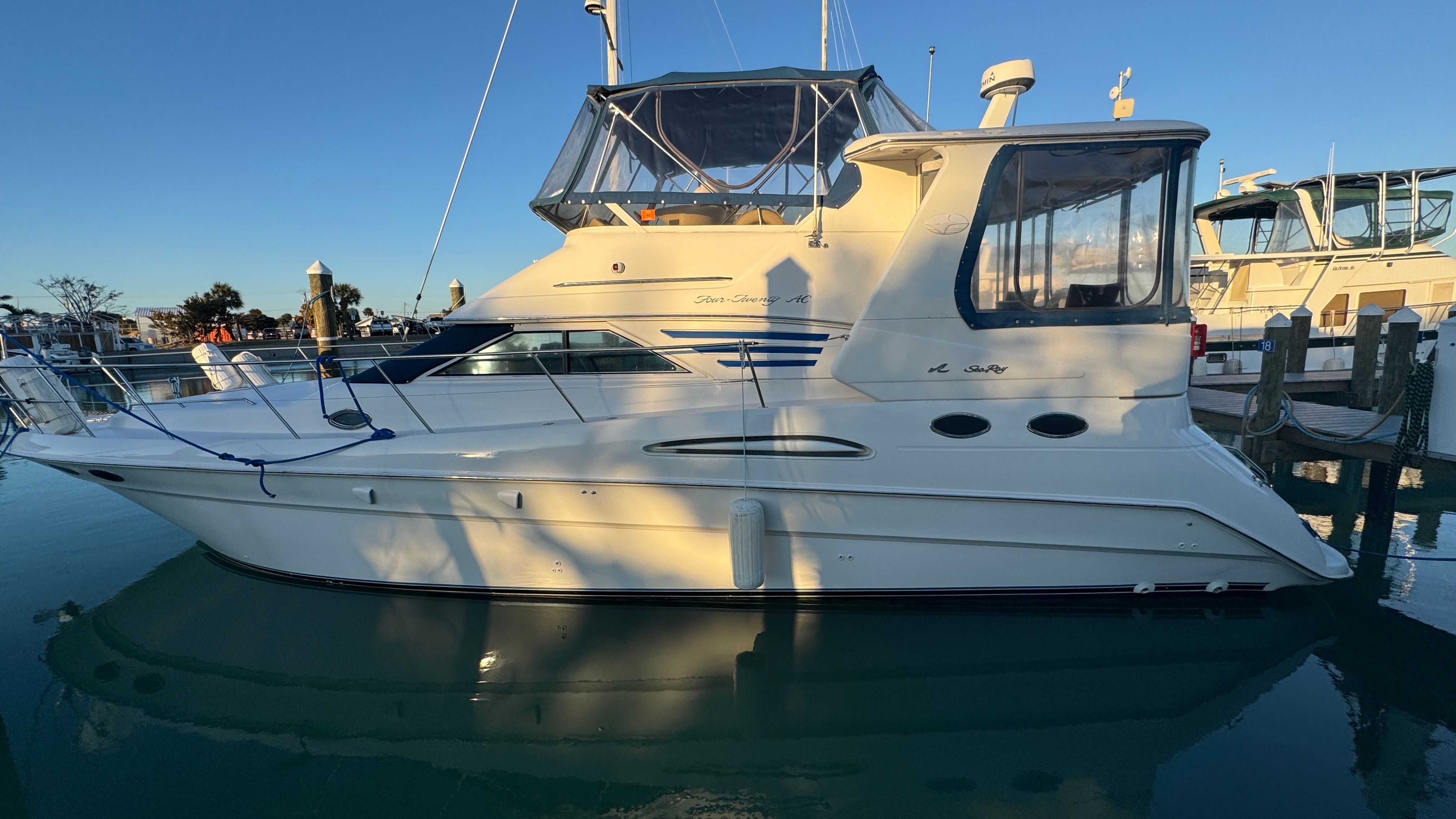 2000 Sea Ray 420 Aft Cabin