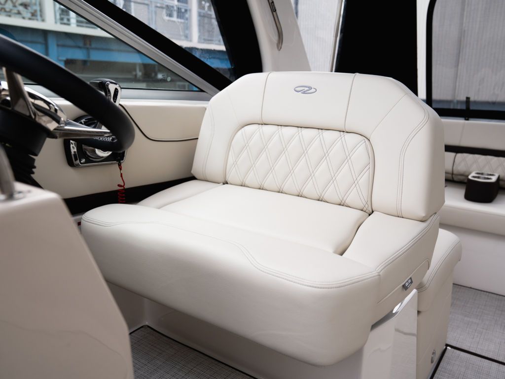 2026 Regal 26 Express - 28