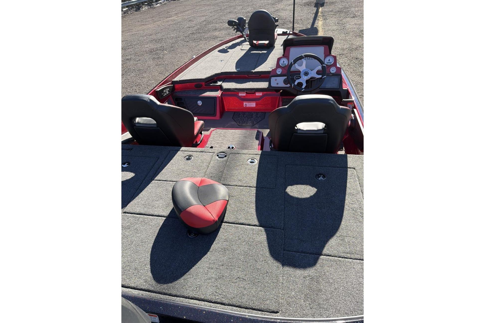 2026 Nitro Z21 XL Pro boat interior with dual seats and steering console.