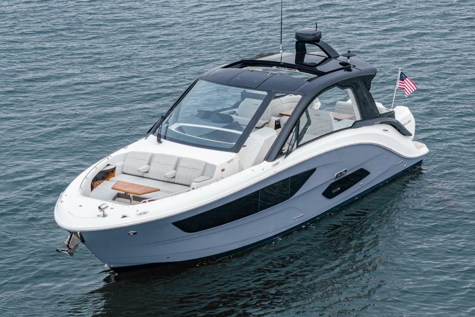 2022 Sea Ray 370 Sundancer - Image 2