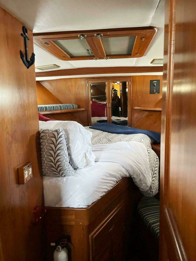 1989 Marine Trader 47 Cockpit Motor Yacht - Image 21