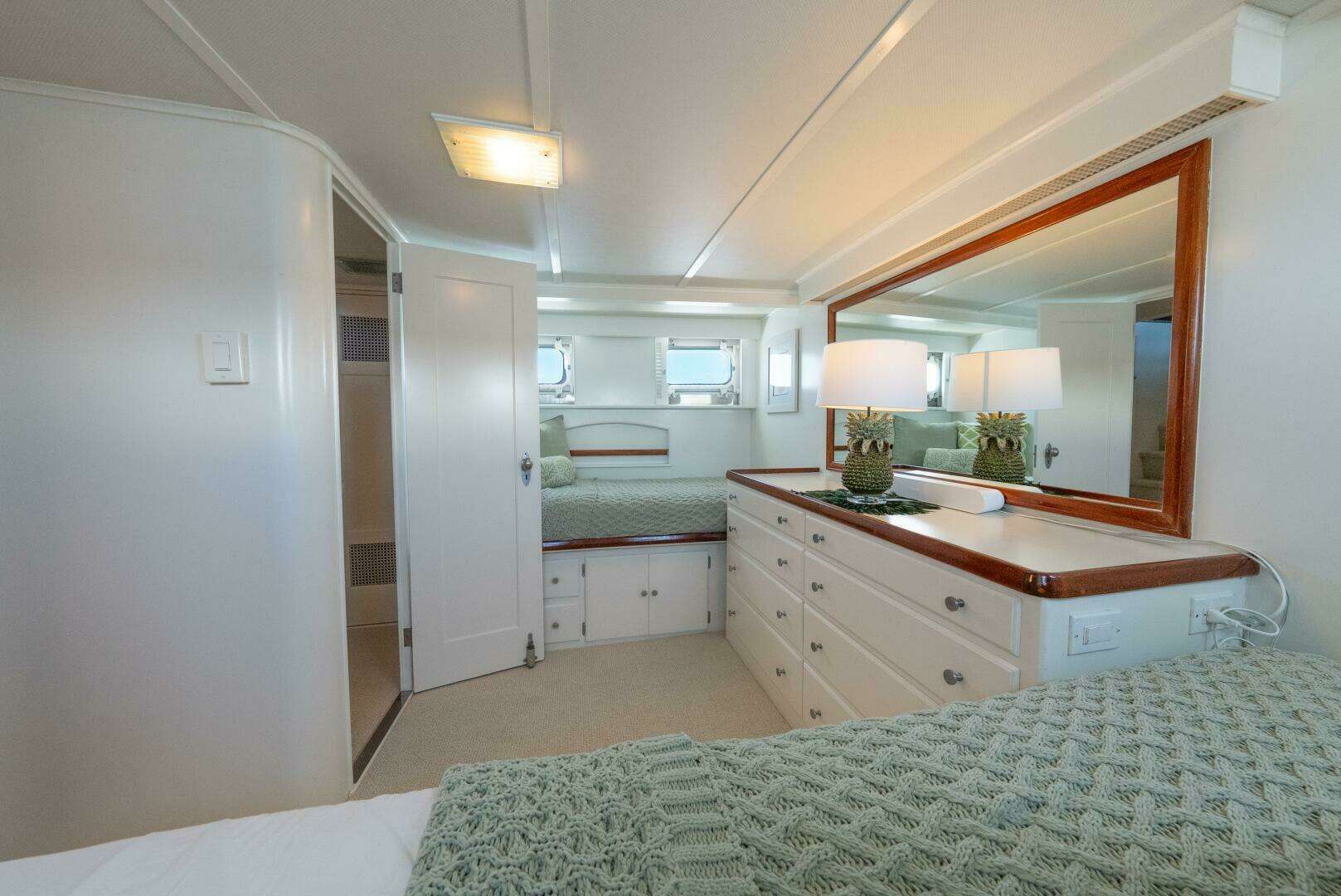 1970 Trumpy Houseboat - Image 17