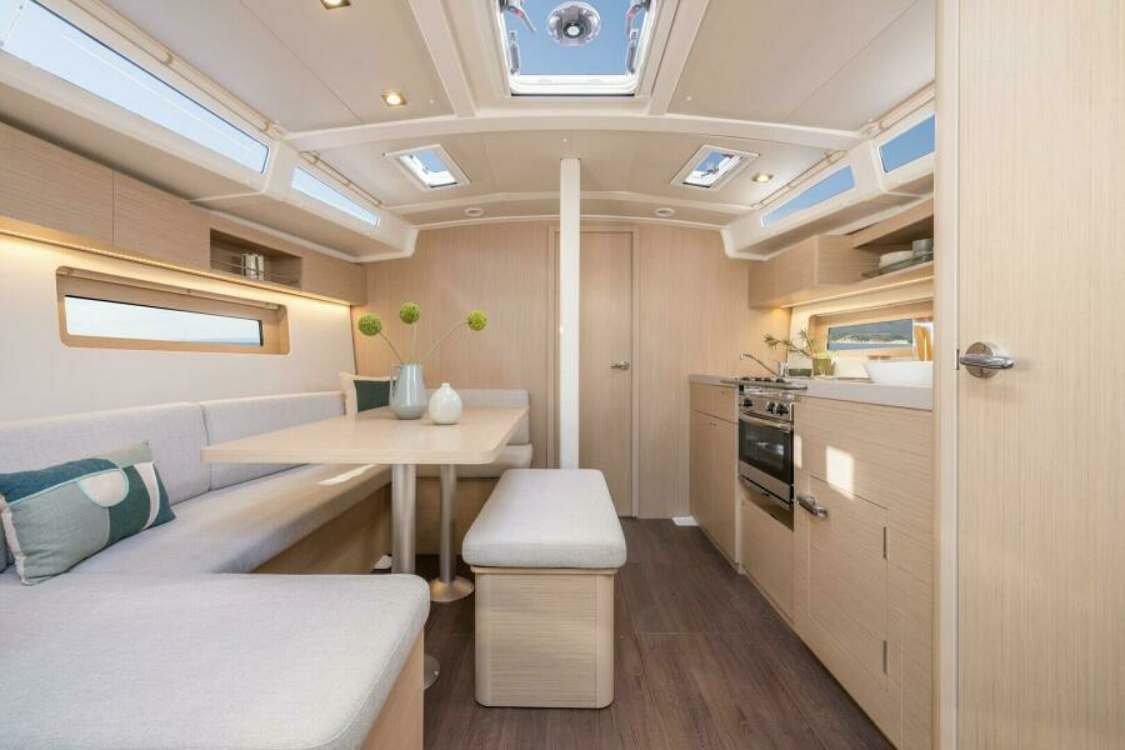 2024 Beneteau Oceanis 37.1 - Image 8