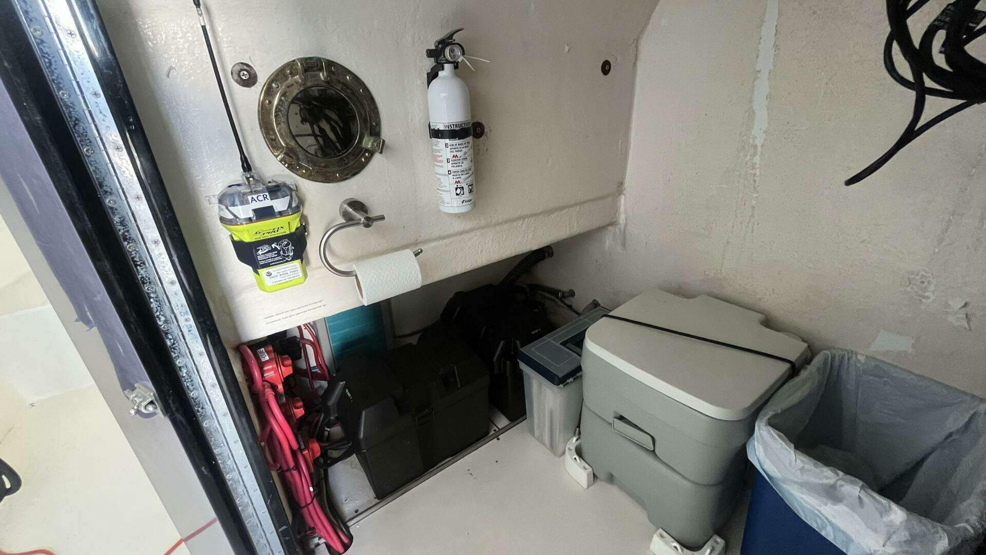 1990 Ocean Master 31 - Image 18