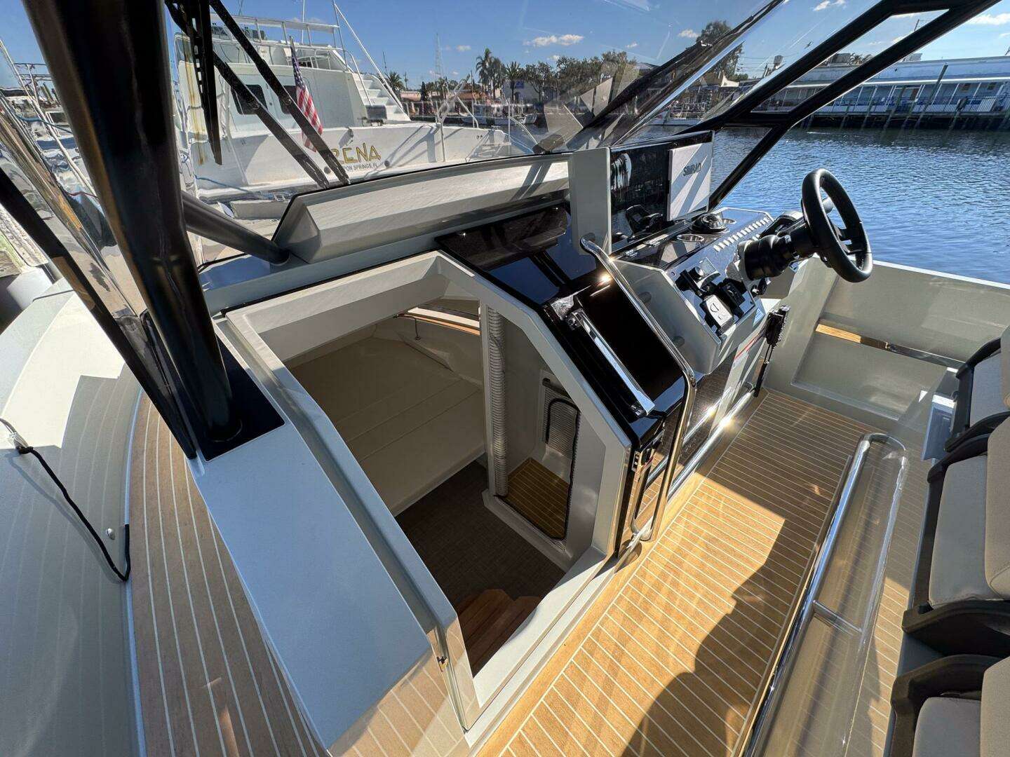 2026 De Antonio Yachts D32 - Image 24