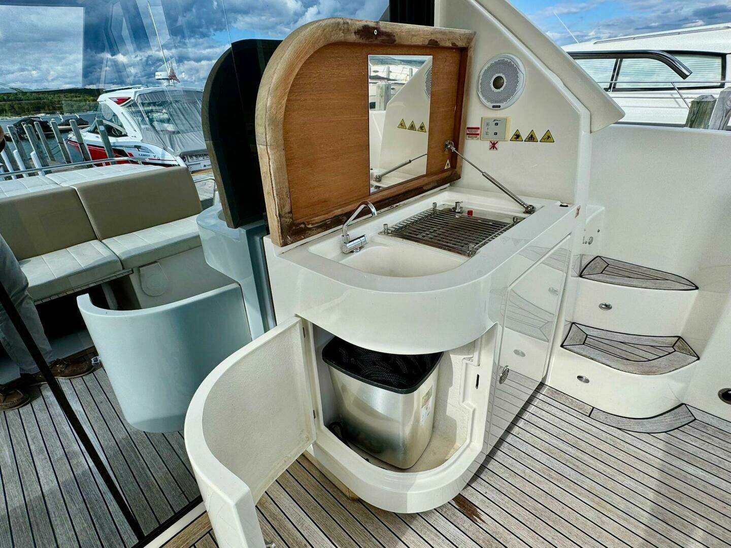 2016 Absolute 45 Sport Yacht - Image 31