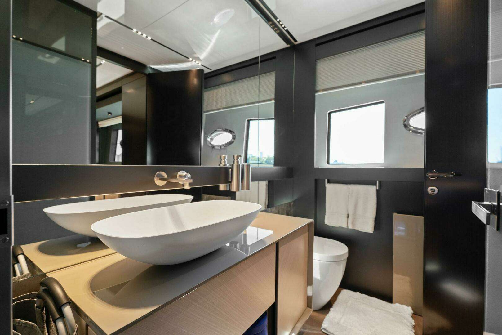 2023 Pershing GTX Motoryacht - Image 79