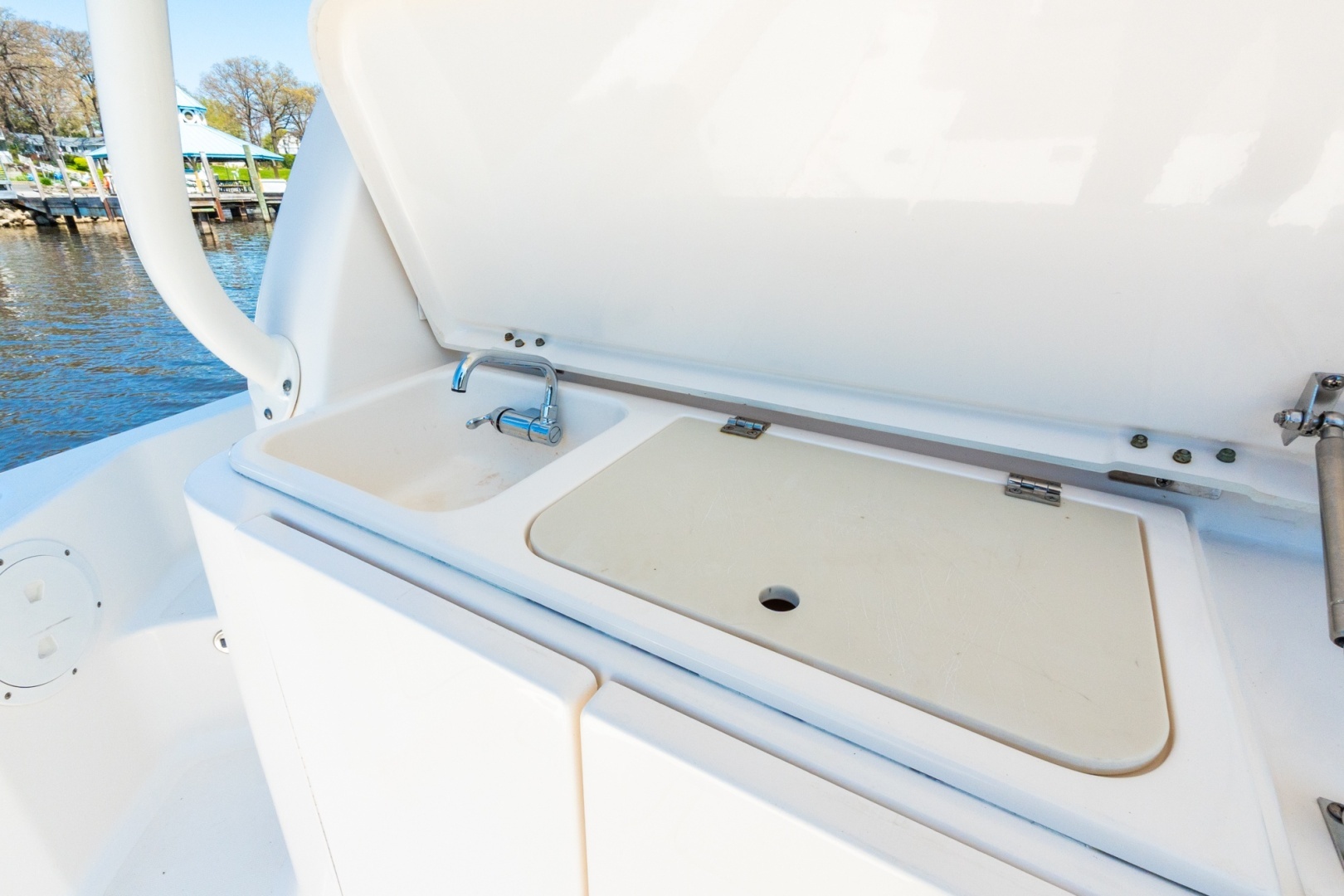 2016 Pursuit OS 385 Offshore - Image 18