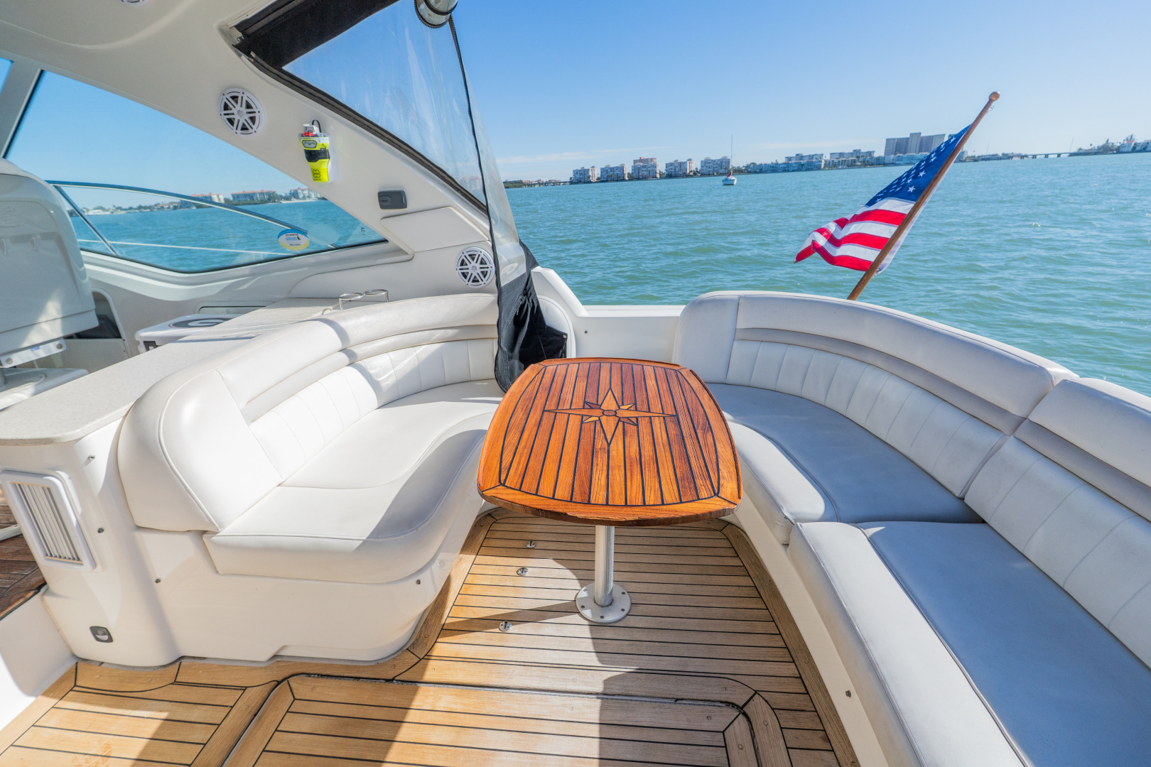 2010 Sea Ray 50 SUNDANCER - Image 25