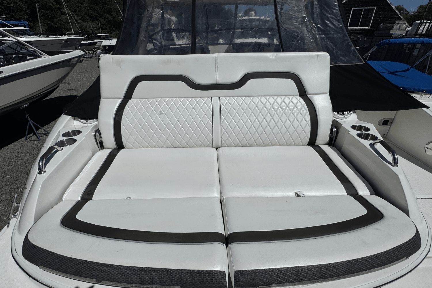 2017 Sea Ray SLX 350 Outboard - 11