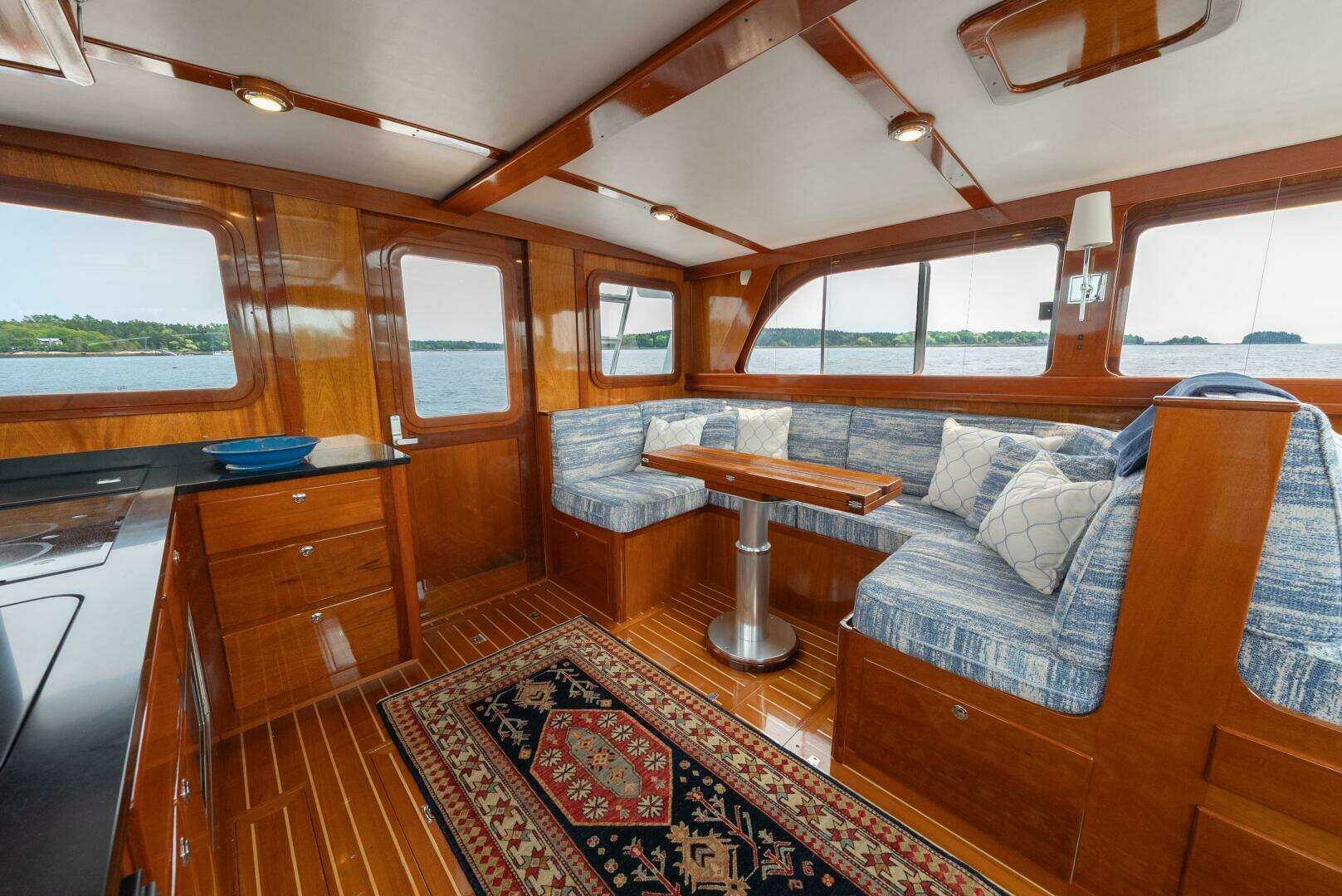 2019 Lowell Flybridge - Image 3
