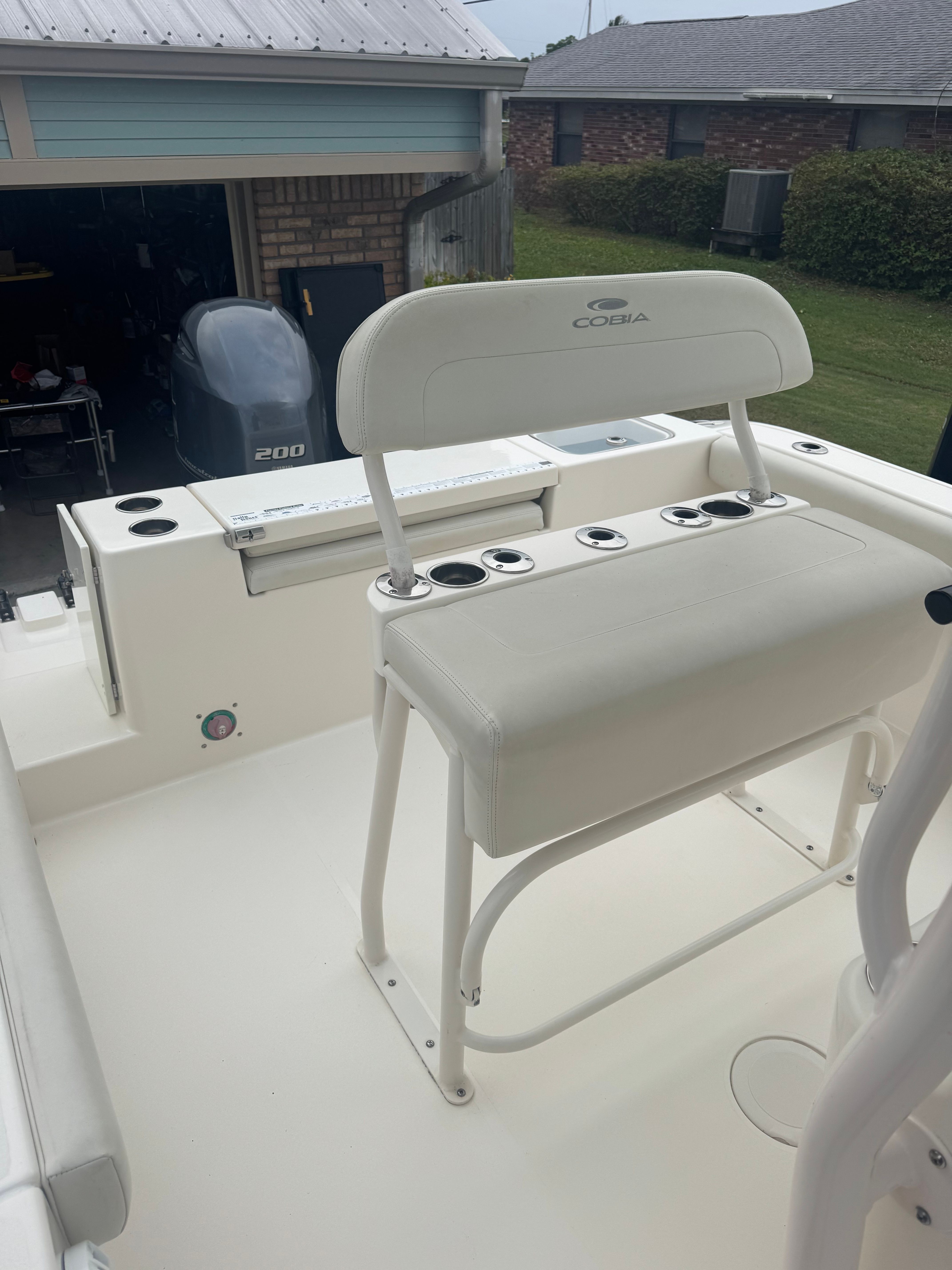 2018 Cobia 220 Center Console - 5