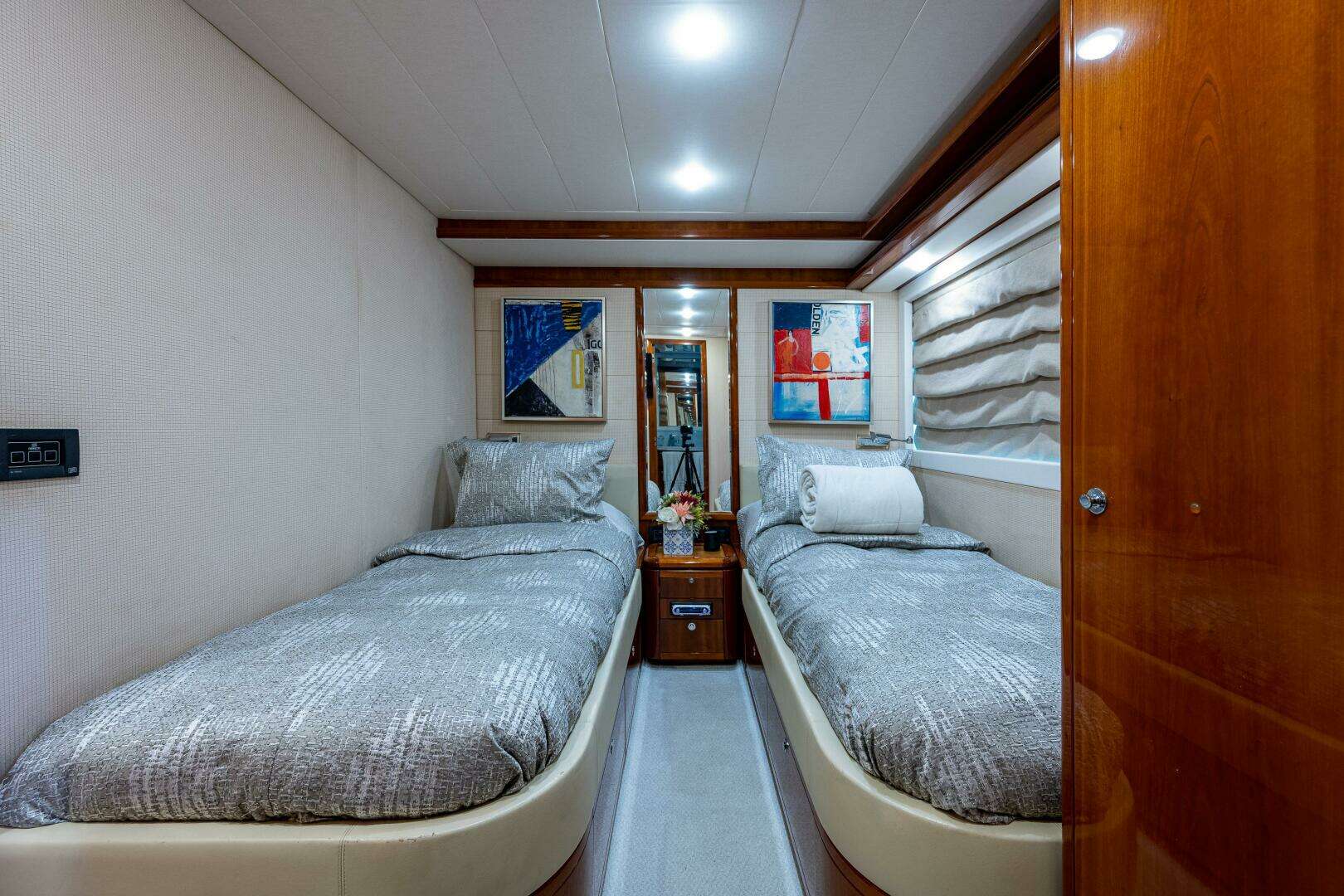 2006 Ferretti Yachts 830 - Image 124