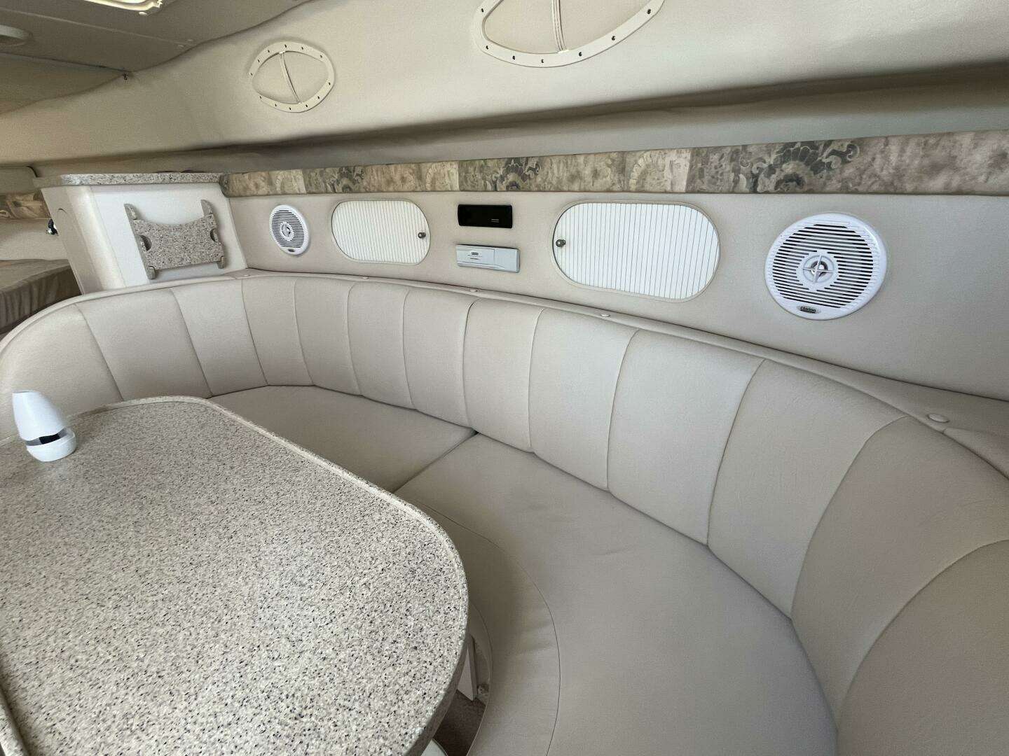 2000 Rinker Fiesta Vee 340 - Image 31