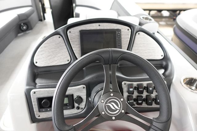 2025 Flagship Pontoons D25CU XT Tritoon - 14