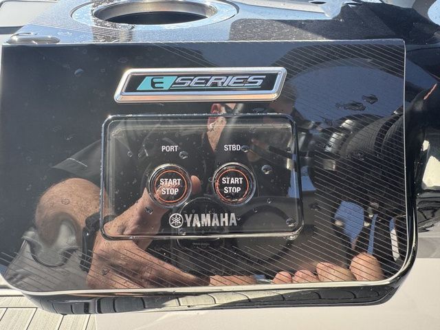 2025 Yamaha Boats 275SE - 22