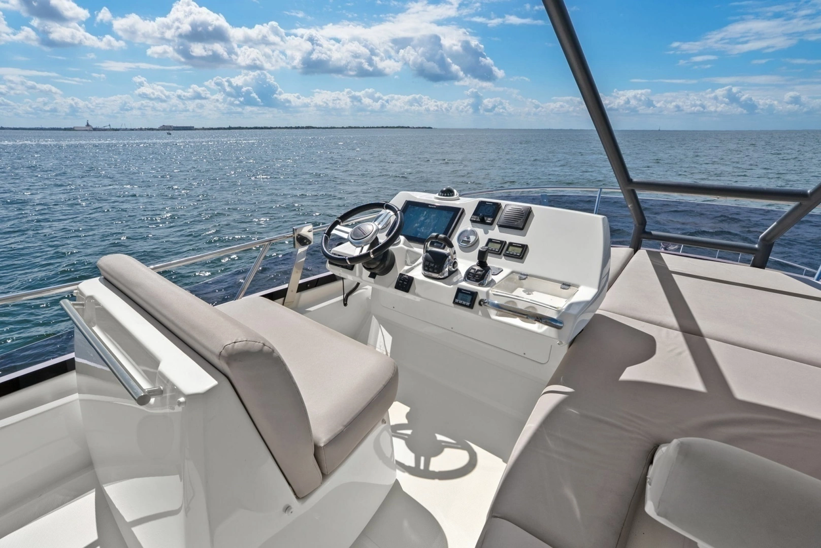 2020 Prestige 460 Flybridge - Image 14