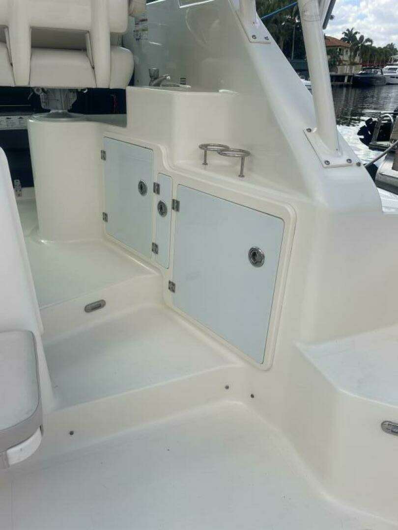 2014 Pursuit OS 315 - Image 13