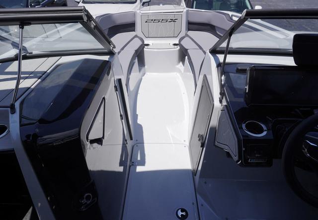 2025 Yamaha Boats 255XD - 7