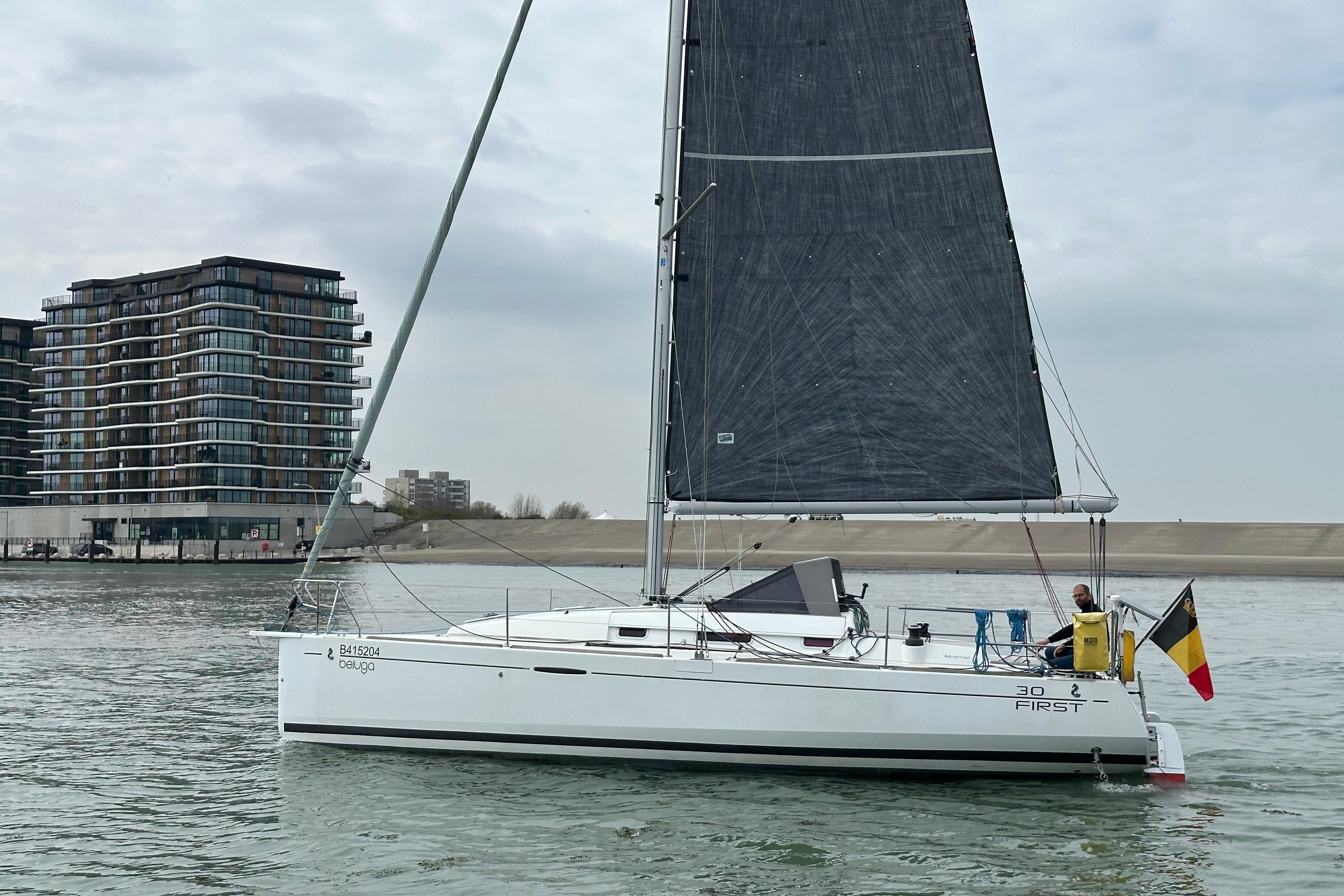 2012 Beneteau First 30