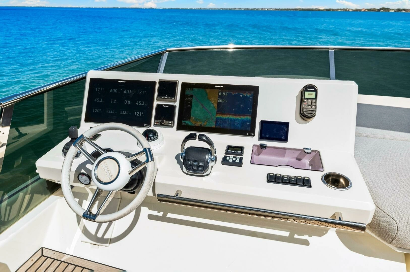 2019 Prestige 630 Flybridge - Image 2