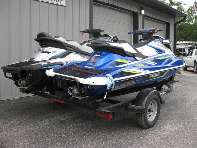 2019 Yamaha WaveRunner GP1800R - 3