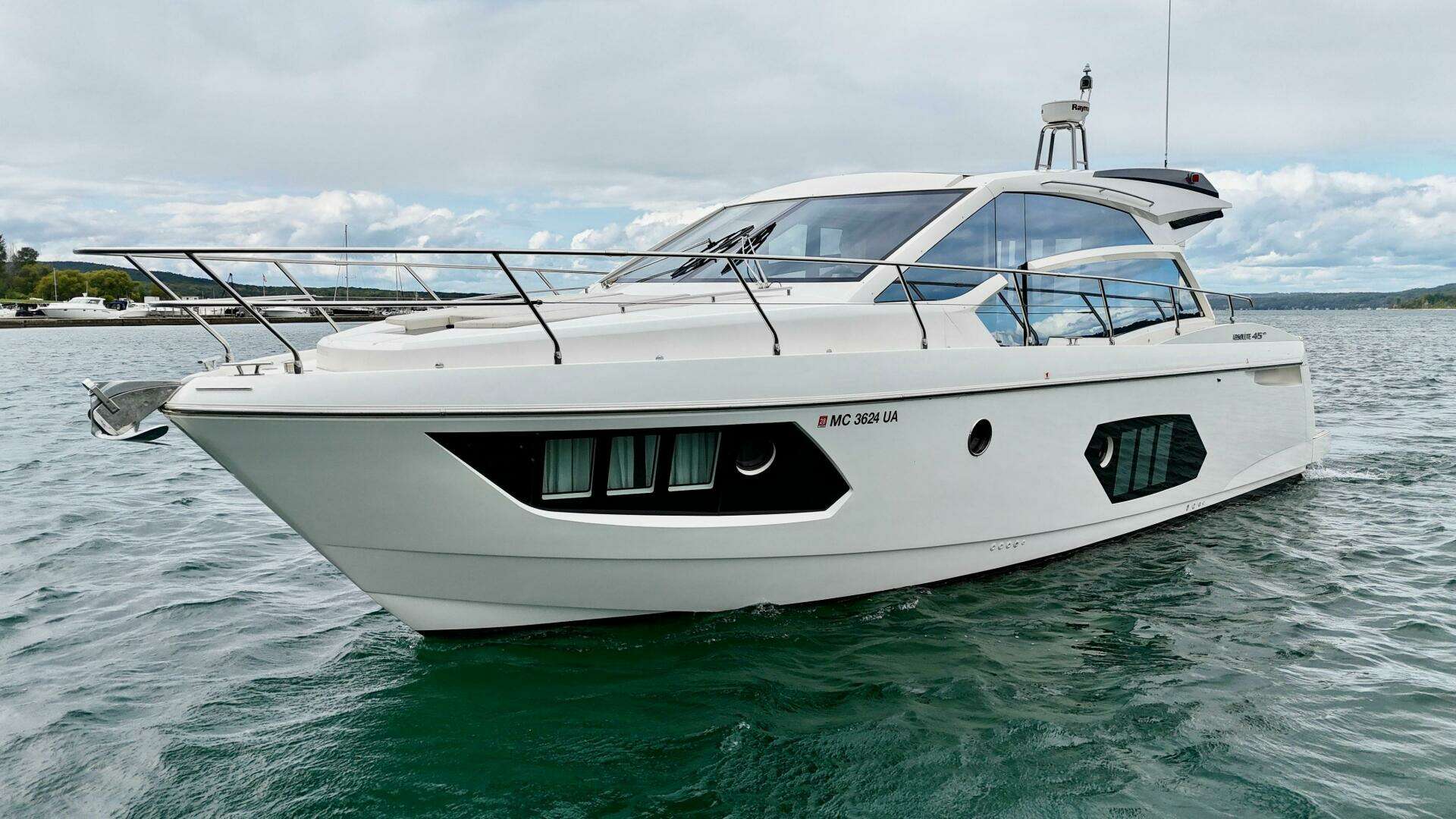 2016 Absolute 45 Sport Yacht - Image 12