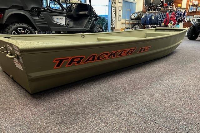 2026 Tracker Grizzly 12 Jon