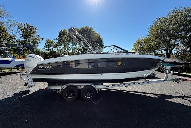 2025 Cobalt R4 Outboard