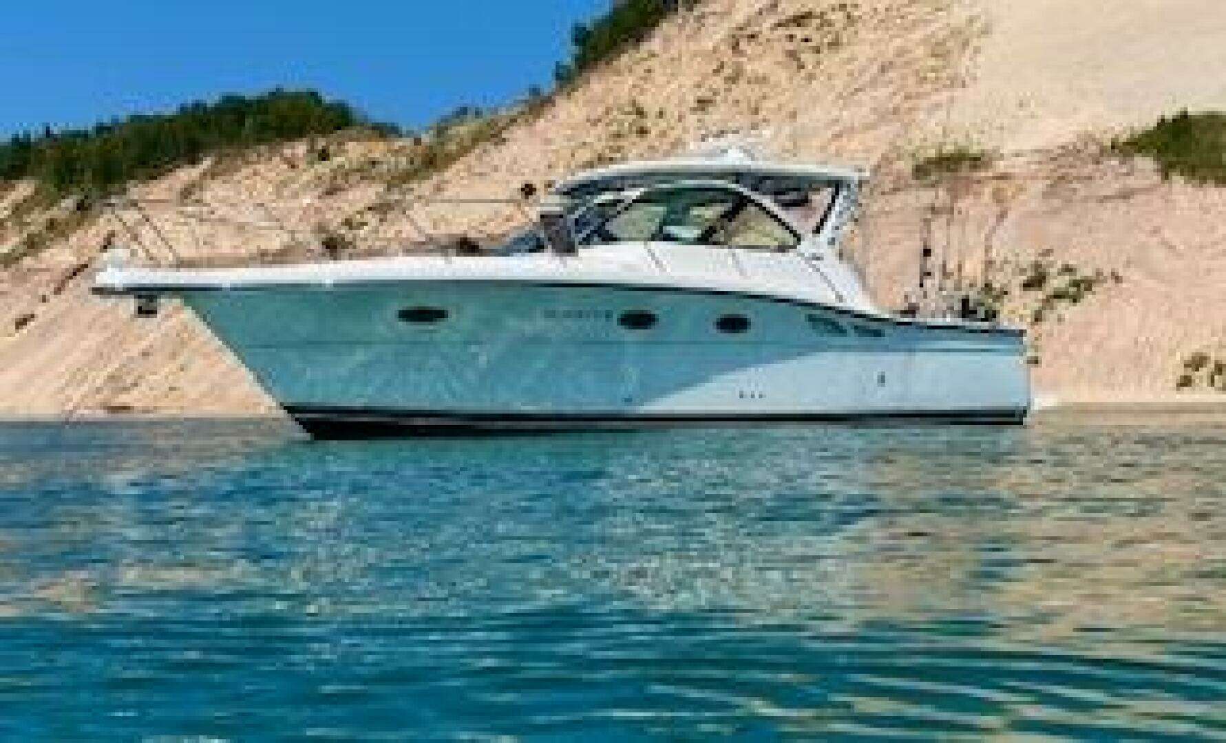 2005 Tiara Yachts 3200 OPEN - Image 43