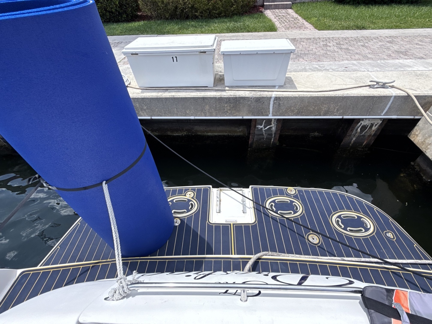 2001 Sea Ray 450 Express Bridge - Image 3