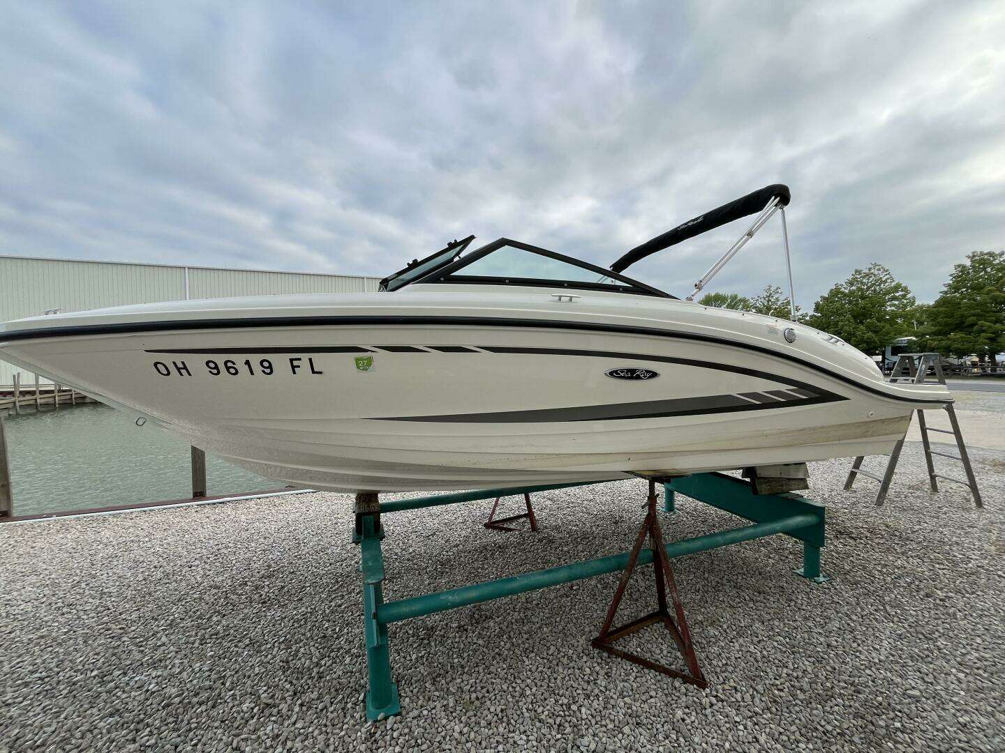 2015 Sea Ray 19 SPX - Image 2