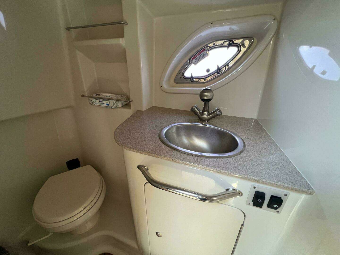 2007 Sea Ray 310 Sundancer - Image 14