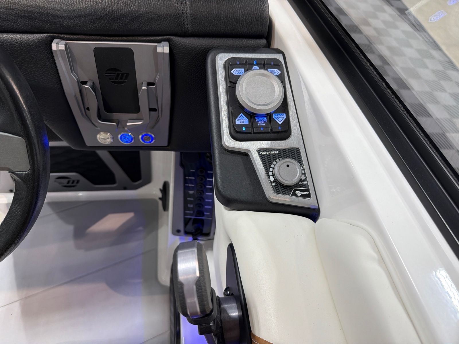 2023 Malibu M220 - 20