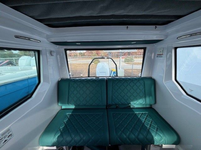 2023 Axopar 28 Cabin - 12