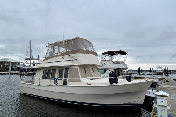 2005 Mainship 400