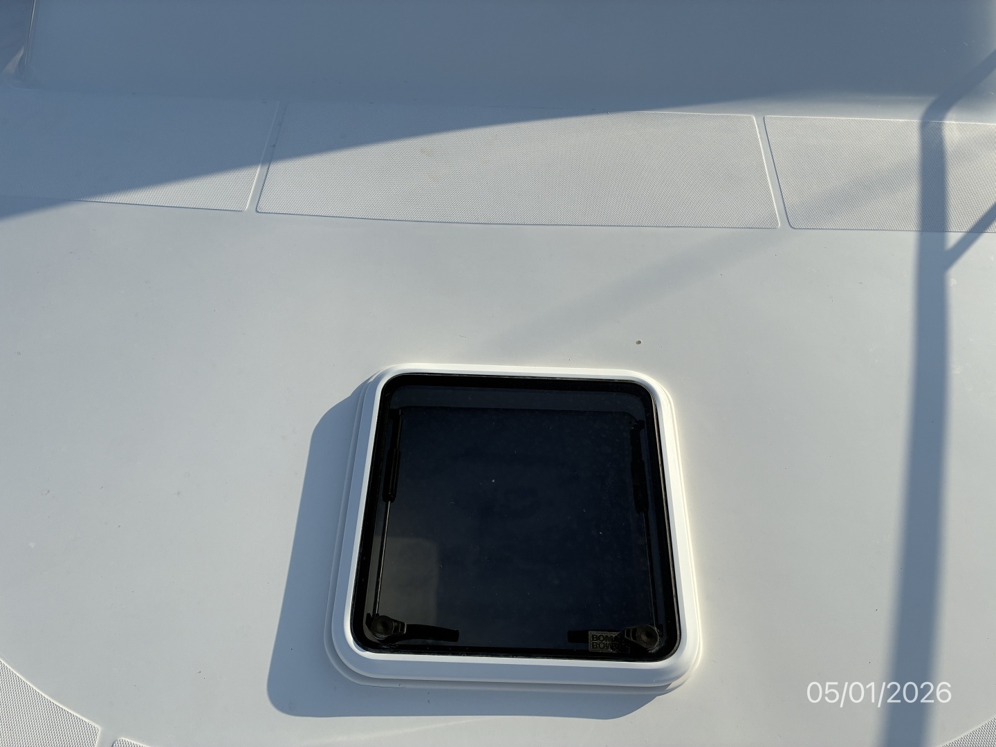 2005 Luhrs Convertible - Image 10