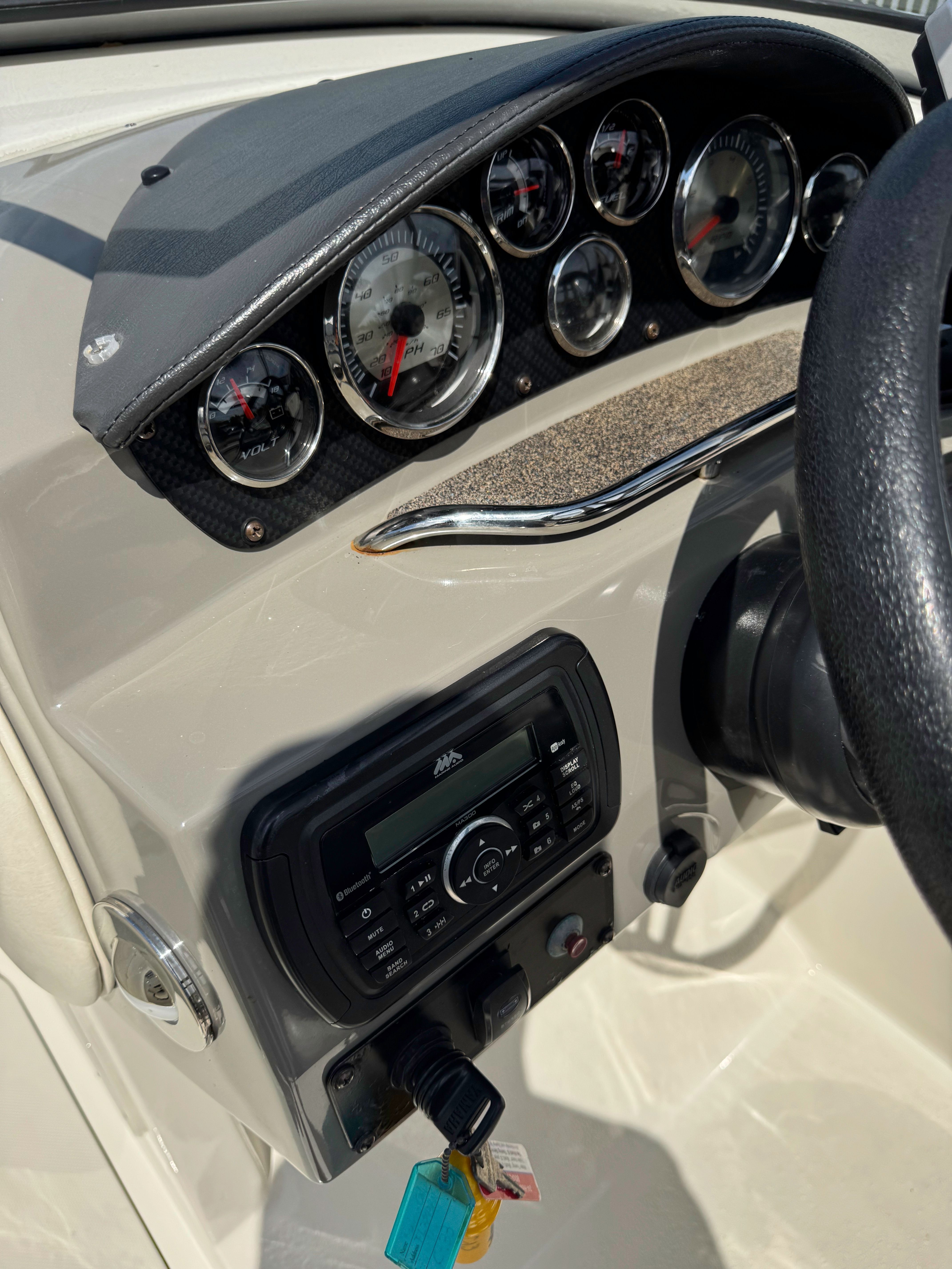 2017 Stingray 214 LR - 18