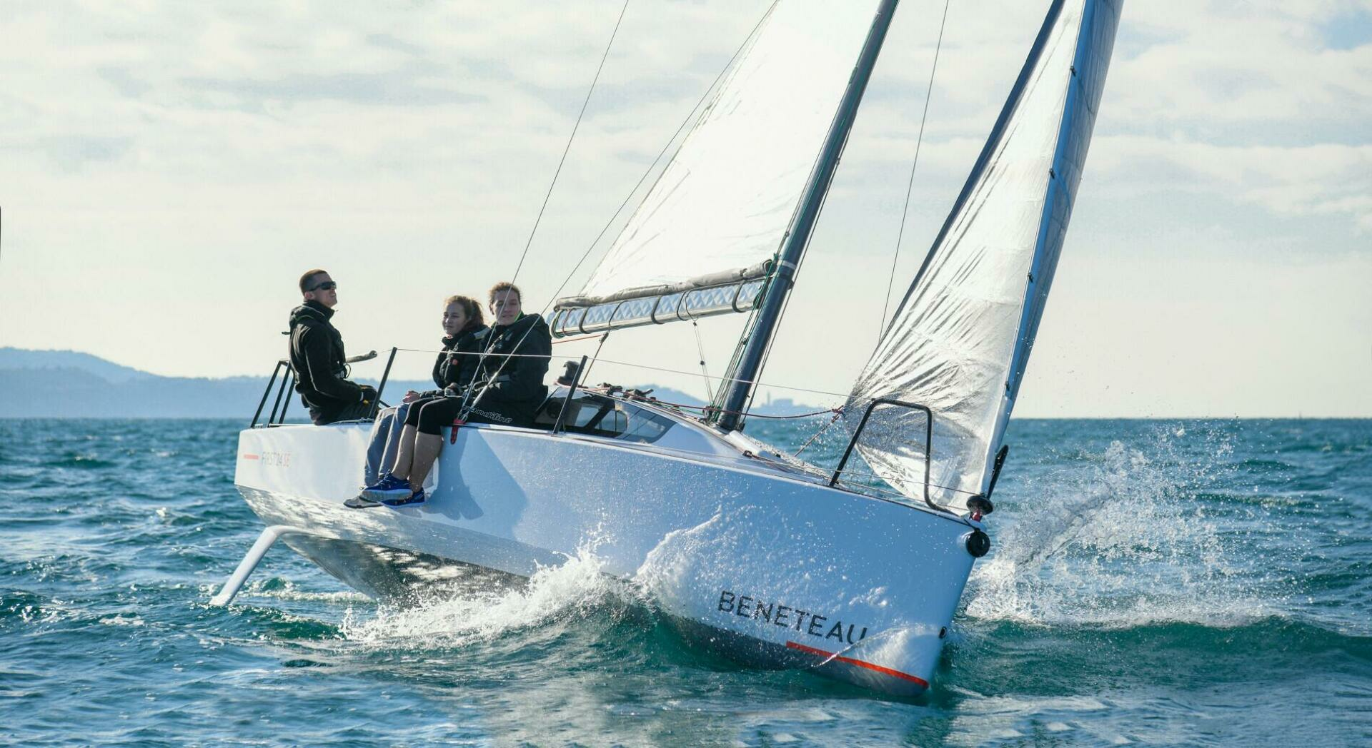 2025 Beneteau First 24 SE - Image 3