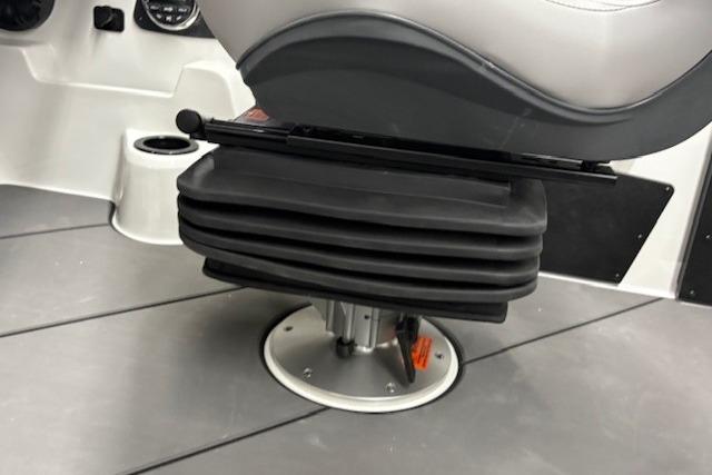 2026 Nitro ZV20 Sport Pro boat seat with adjustable base and sleek design.