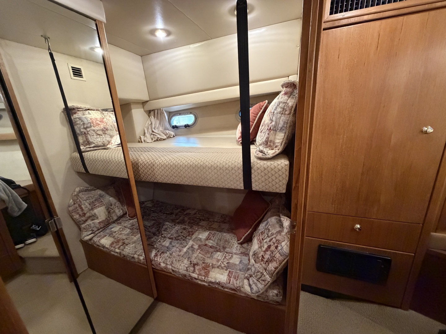 1999 Bayliner 4788 - Image 29