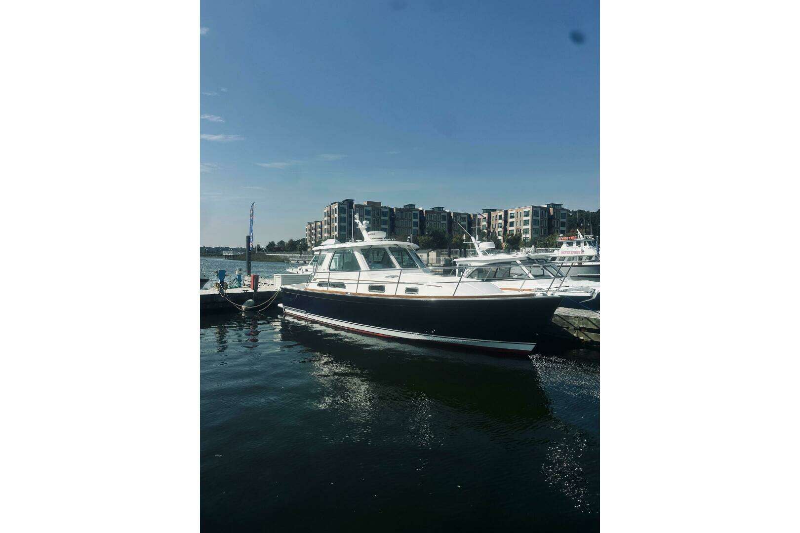 2007 Sabre 34 Express - Image 3