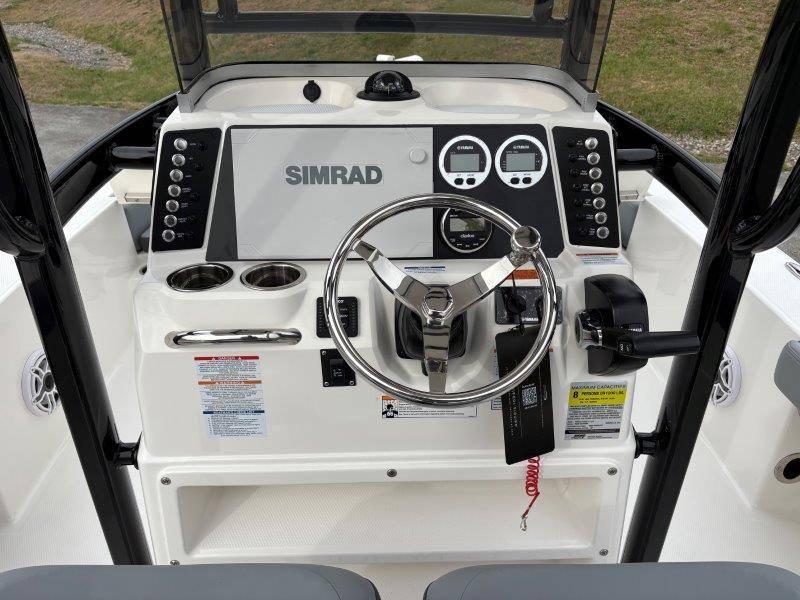2025 Robalo 226 Cayman - 90