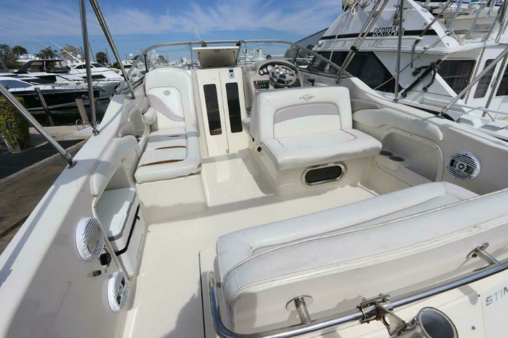 2006 Stingray 240 CS - Image 7