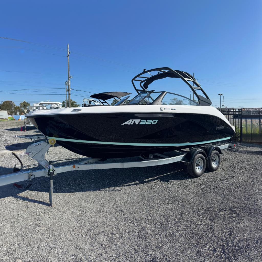 2026 Yamaha Boats AR220