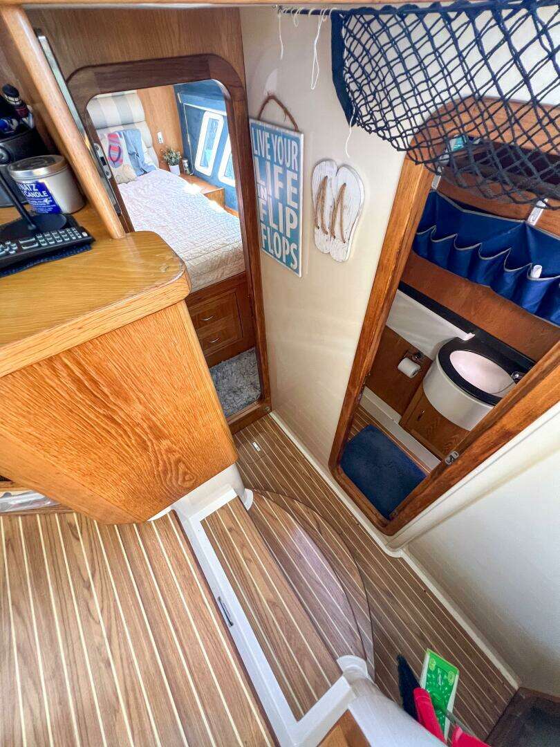 2010 Broadblue 435 - Image 50