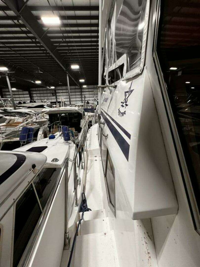 1989 Hi-Star 48 Sundeck - Image 4
