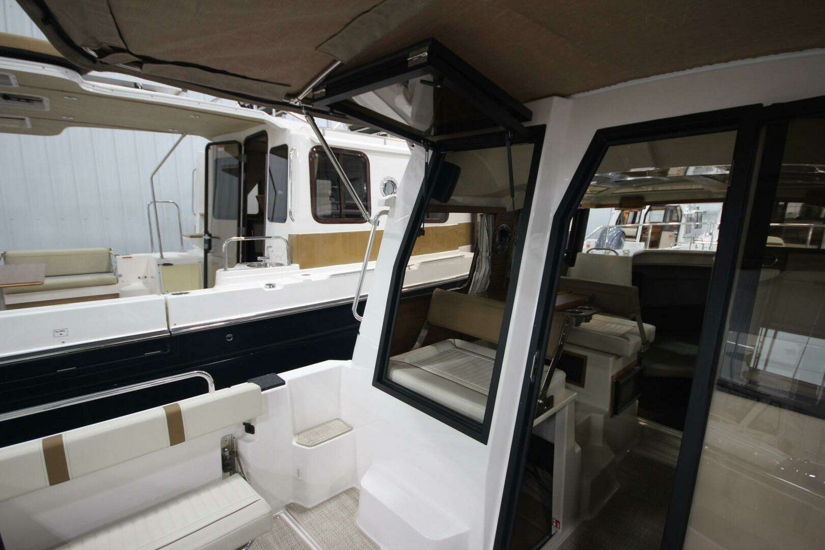 2026 Ranger Tugs R-25 Luxury Edition - Image 11