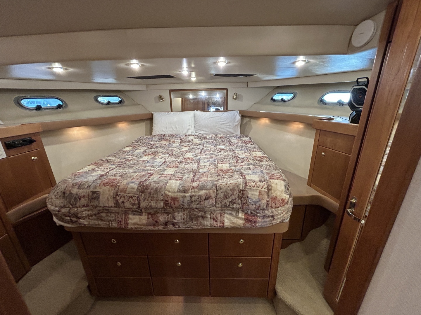 1999 Bayliner 4788 - Image 31
