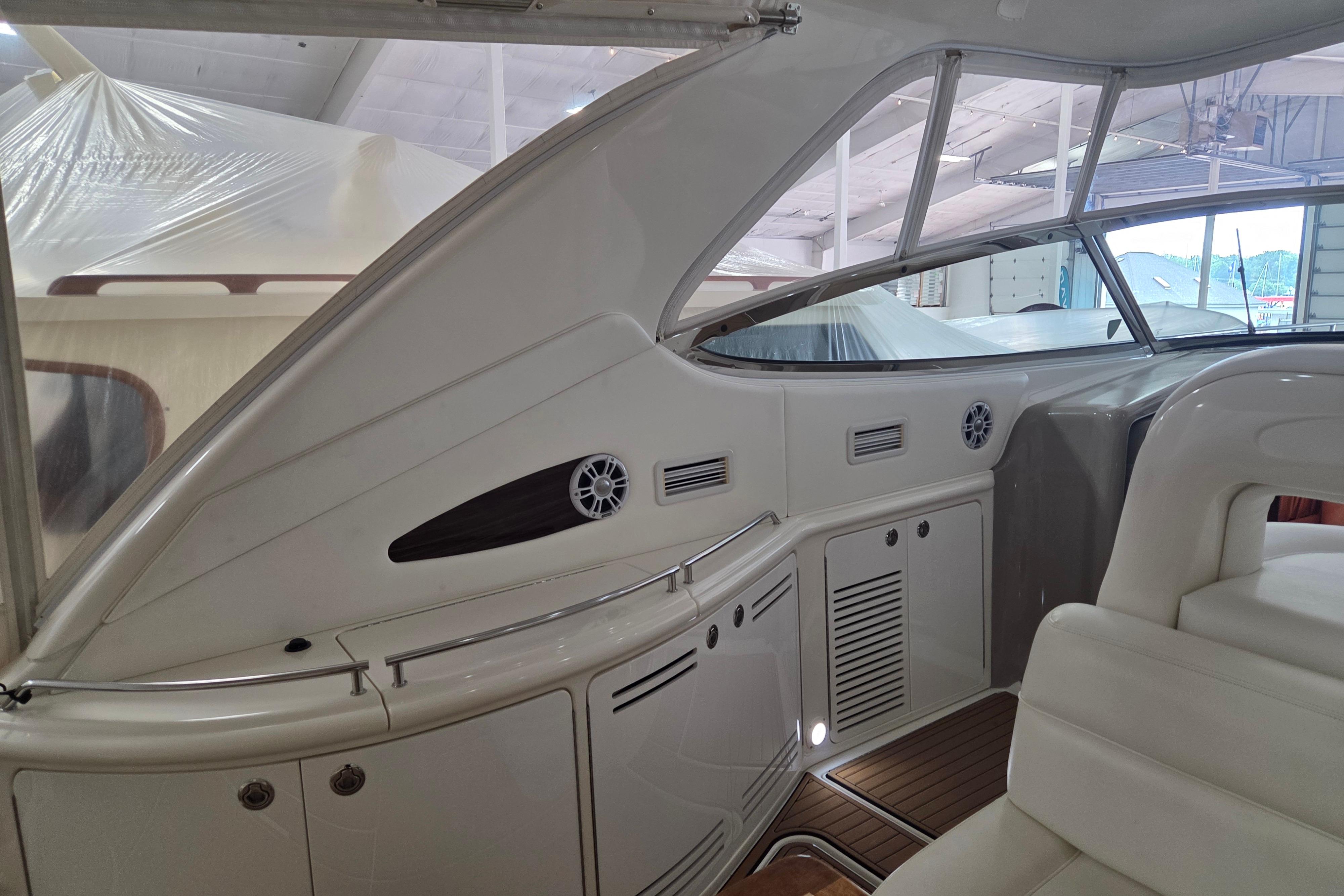 Interior view of a 2000 Sea Ray Sundancer 540 yacht, showcasing sleek design and seating.